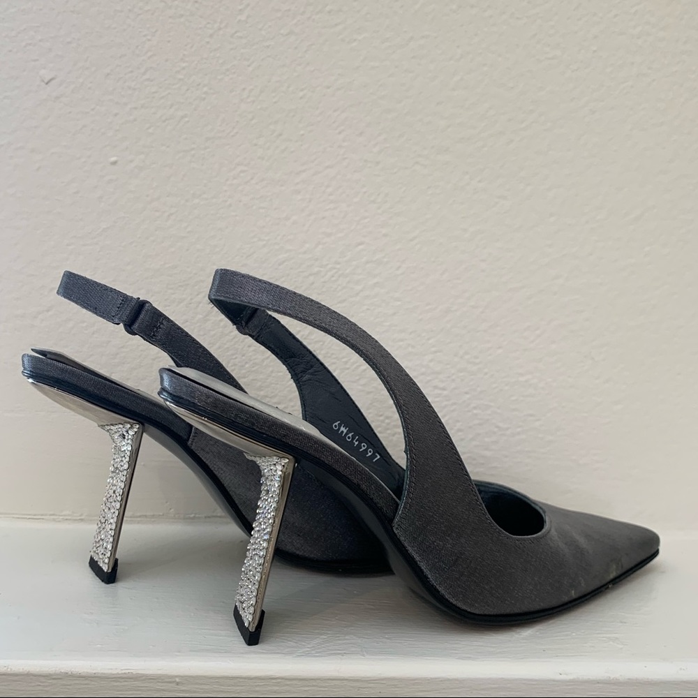 👠 Stuart Weitzman Gray Satin Rhinestone 2" Heel